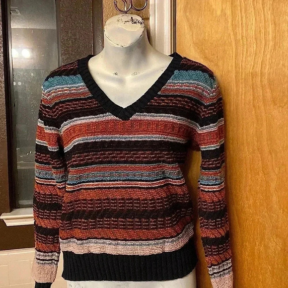 1970’s Designations Long-Sleeved V-neck Sweater - Picture 1 of 9